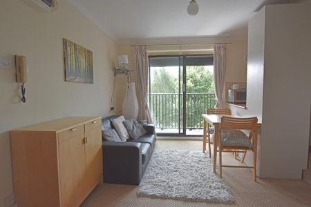 Studio to rent - Photo 2