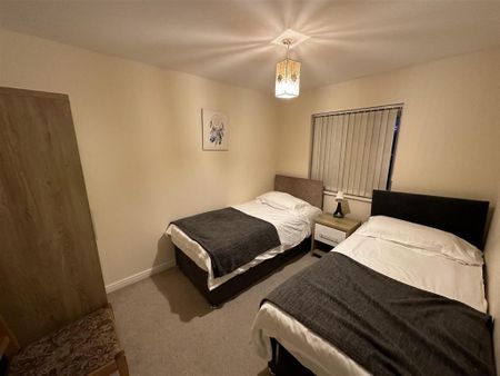 3 bedroom semi-detached house to rent - Photo 5