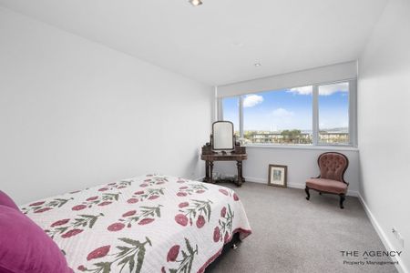 Stylish 2-Bedroom Apartment in Claremont Quarter with Stunning River Views - Photo 5