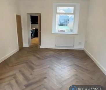 4 bedroom terraced house to rent - Photo 1