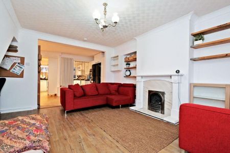 3 bedroom semi-detached house to rent - Photo 2