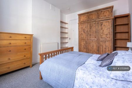 2 bedroom maisonette to rent - Photo 3