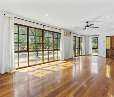 A flexible family home with modern comforts - Photo 1