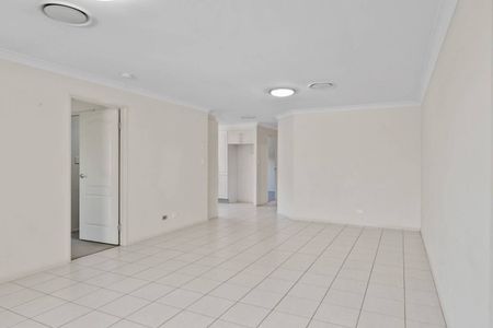 Modern Comfort and Convenience Opposite Wilsonton Heights Plaza - Photo 5