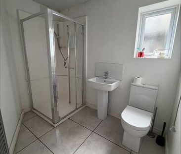 Room 1, 85 Wellington Park, Belfast, BT9 6ND - Photo 1