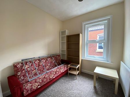 5 bedroom terraced house to rent - Photo 5