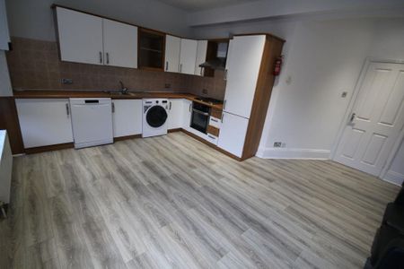 3 bedroom maisonette to rent - Photo 3