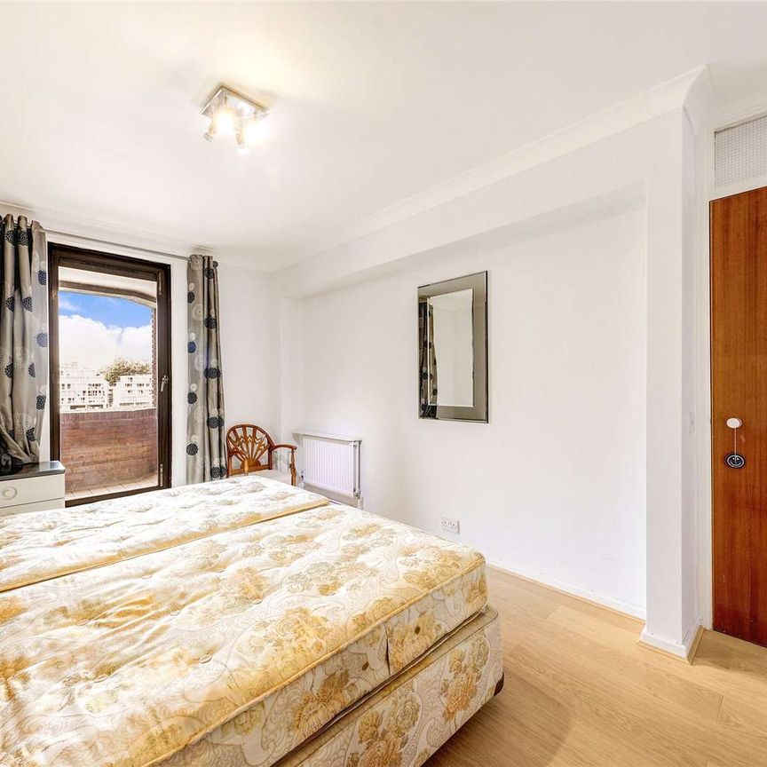 Sensational one bedroom riverside apartment. - Photo 1