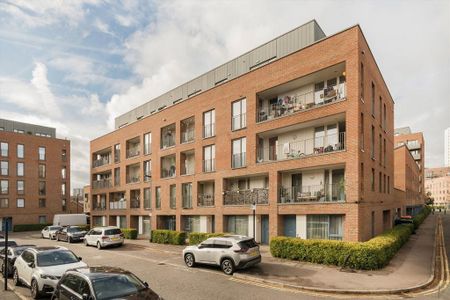 2 bedroom flat to rent - Photo 2