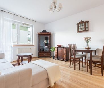 2-pokojowe mieszkanie z klasycznymi meblami | 42,5 42.5 m² - Zdjęcie 1