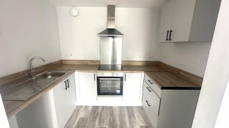 2 bedroom flat to rent - Photo 4