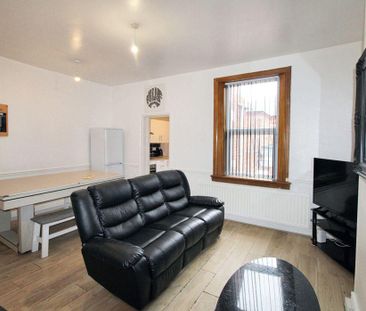 4 bed maisonette to rent in NE6 - Photo 4