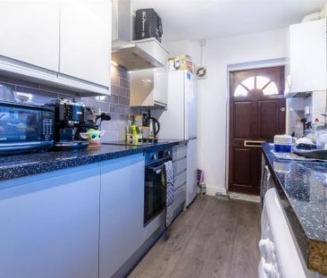 5 bedroom terraced house to rent - Photo 6