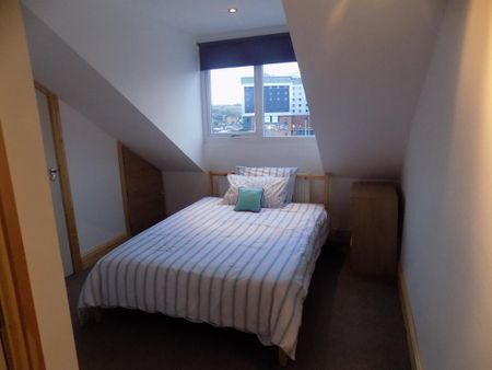 5 bedroom terraced house to rent - Photo 4