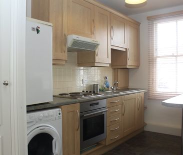 1 Bed Flat, Brecon Road, W6 - Photo 5