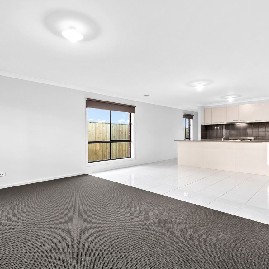 3 Iceberg Road, Beaconsfield VIC 3807 - House For Rent | Domain - Photo 1