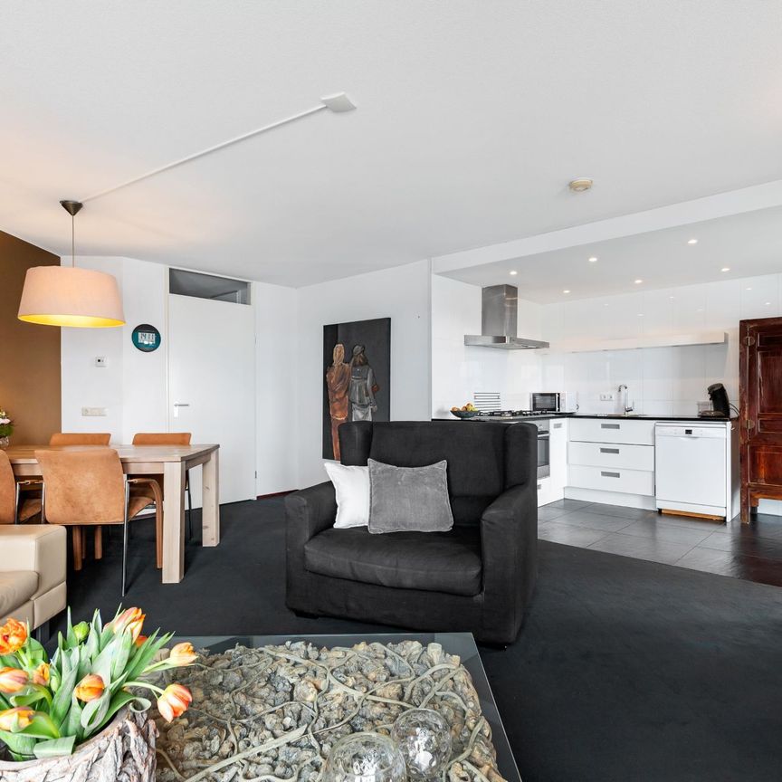 Elegant Waterfront Apartment with Scenic Views - Foto 1