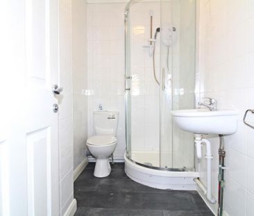 3 bedroom end of terrace house to rent - Photo 6