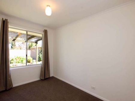 4-Bedroom Home in Prime Sturt Location – Walk to Marion Shopping Centre - Photo 4