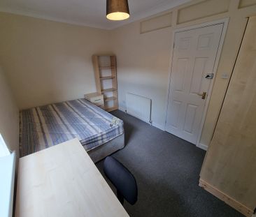 4 Bed Student Accommodation - Photo 2