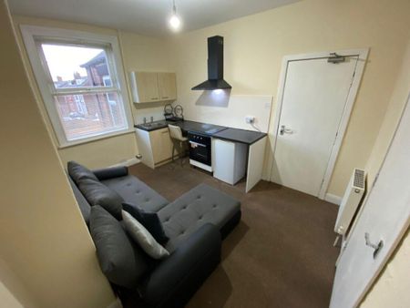 1 bedroom flat to rent - Photo 3