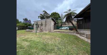 Spacious Family Home - Photo 3