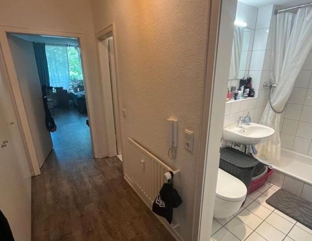 1 Zimmer mit Schwimmbad suche seriösen Nachmieter Krefeld - Foto 1