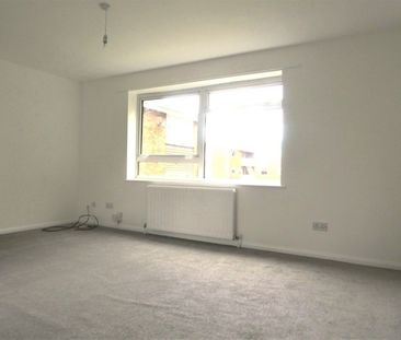 1 bedroom Flat - Osterley Close, Stevenage - Photo 1