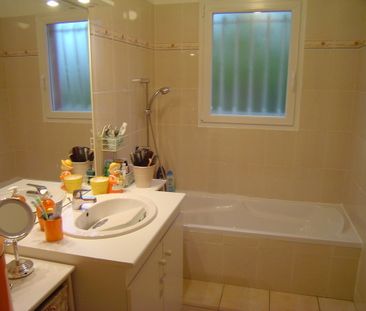 Villa de plain-pied 96m2 P4 + garage + jardin +terrasse - Photo 4