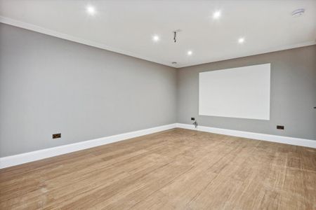 5 bedroom detached house to rent - Photo 5