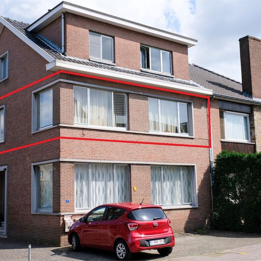 Appartement met autostandplaats in het centrum van Bilzen - Foto 1