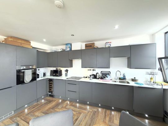 1 bedroom in a flat share to rent - Photo 1