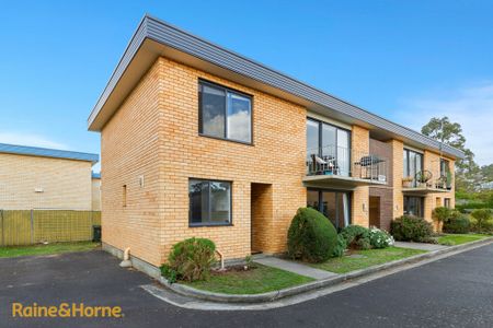 Walk to the Beach -ground floor unit - Photo 5