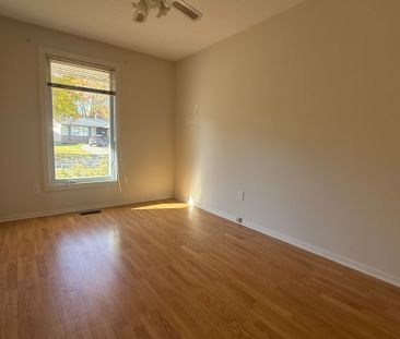 For Lease - 2098 Fillmore Crescent, Beacon Hill North - South and A... - Photo 5