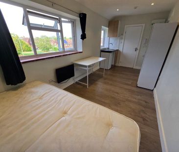 House share to rent - Photo 2