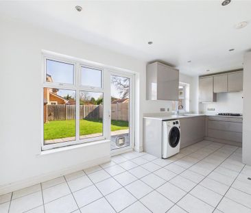 3 bedroom detached house to rent - Photo 4