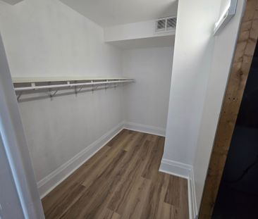 For Lease - 1224 Cramer Street, Mississauga, Ontario - Photo 2