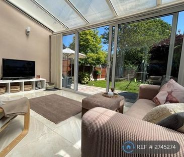 4 bedroom semi-detached house to rent - Photo 5