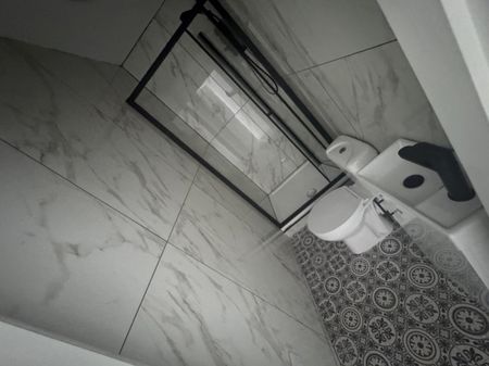 2 bed Flat - To Let - Photo 3