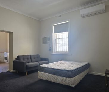 One Bedroom - CBD Location - Photo 2