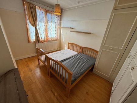 1 bedroom in a house share to rent - Photo 3