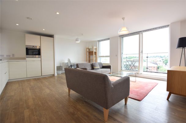 2 bedroom Flat in Kennet House, Reading - Photo 1