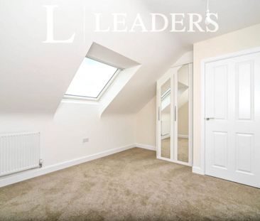 4 bedroom townhouse to rent Willowsway Road, Wixams, Bedford, MK42 - Photo 2