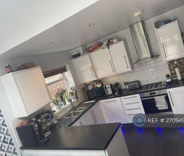 1 bedroom in a house share to rent - Photo 4