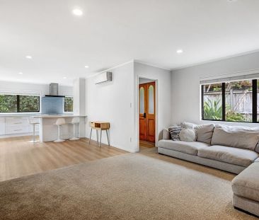 Charming 4BR Browns Bay Haven - Photo 2