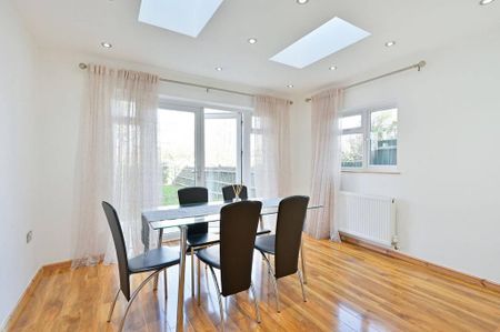 3 bedroom terraced house to rent - Photo 2