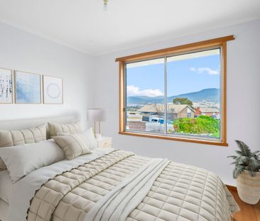 3 Bedroom Home with Gardener Included - Photo 4