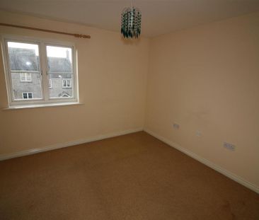2 bedroom end of terrace house to rent - Photo 4