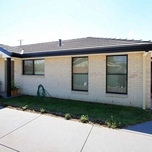 Unit 1/22 Mulqueeny Street - Photo 1