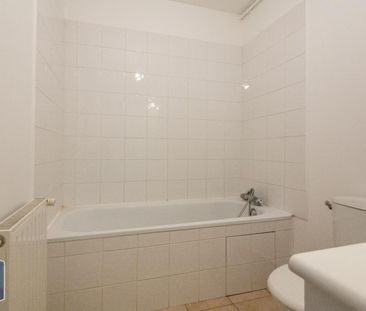 Location Appartement 2 pièces 49m² LYON 1er - Photo 4